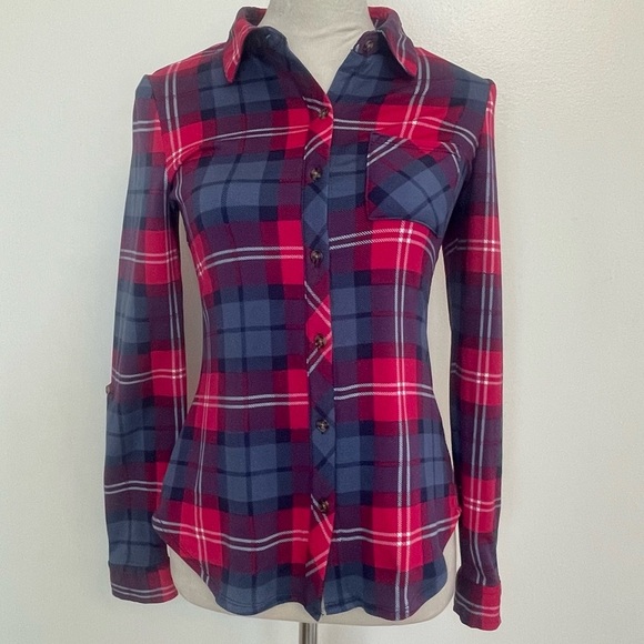 Rue 21 NWT Red Navy Plaid Button Down Shirt. Women's size XS. - Picture 1 of 12